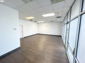 5277-5281 Tower Rd, Tallahassee, FL à louer Photo intérieure- Image 1 de 4