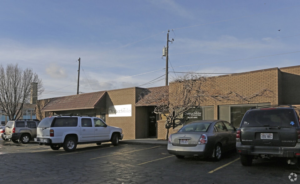 937-949 Pioneer, Draper, UT for lease - Building Photo - Image 3 of 3