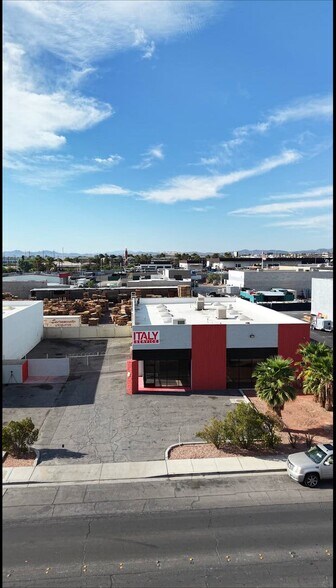 4185 W Tompkins Ave, Las Vegas, NV à vendre - Vidéo sur l’inscription commerciale - Image 3 de 46