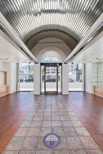 250 N Robertson Blvd, Beverly Hills, CA for lease Interior Photo- Image 2 of 20