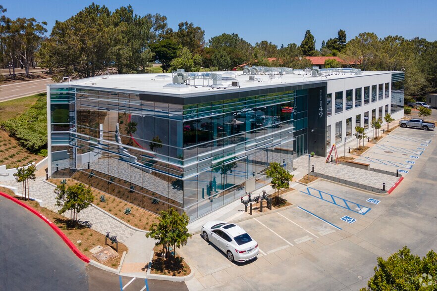 11149 N Torrey Pines Rd, La Jolla, CA à louer - Photo du bâtiment - Image 3 de 16