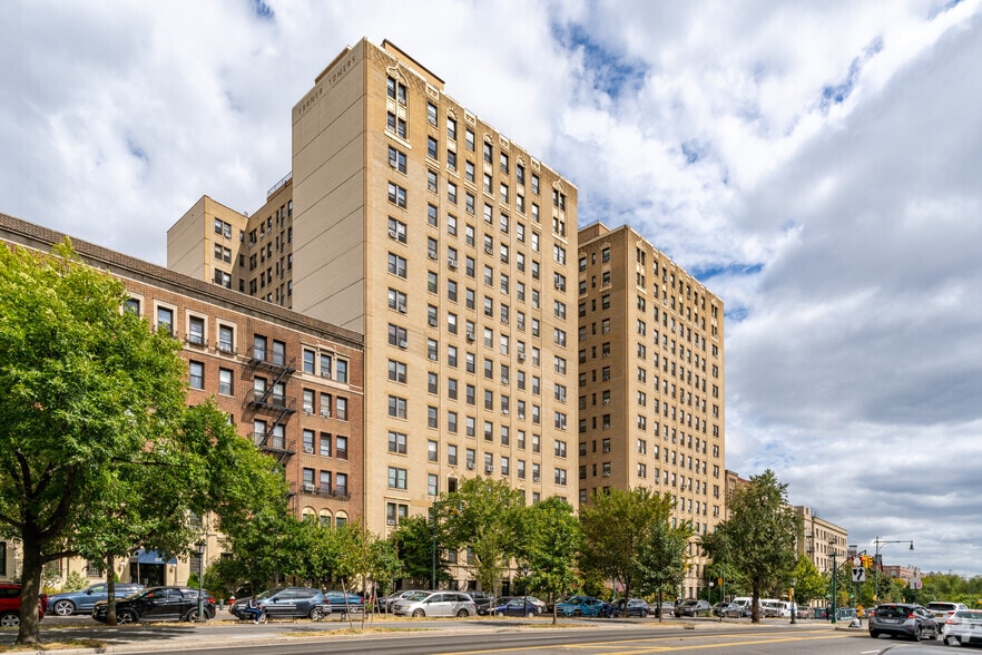135 Eastern Pkwy, Brooklyn, NY for lease - Building Photo - Image 3 of 21