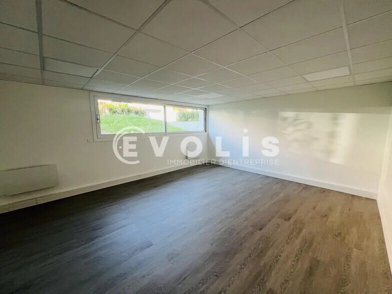 Bureau dans Maisons-Alfort à louer - Photo intérieure - Image 3 de 11