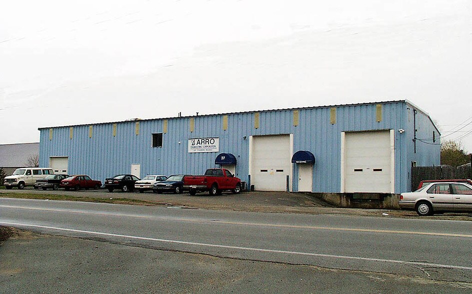 27 Tozer Rd, Beverly, MA for lease - Primary Photo - Image 1 of 19