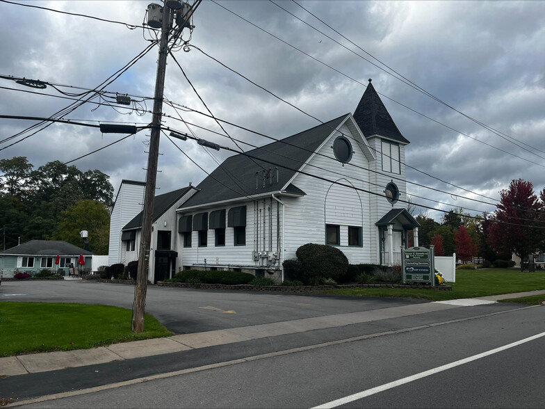 1788 Penfield Rd, Penfield, NY à louer - Photo du b timent - Image 1 de 10