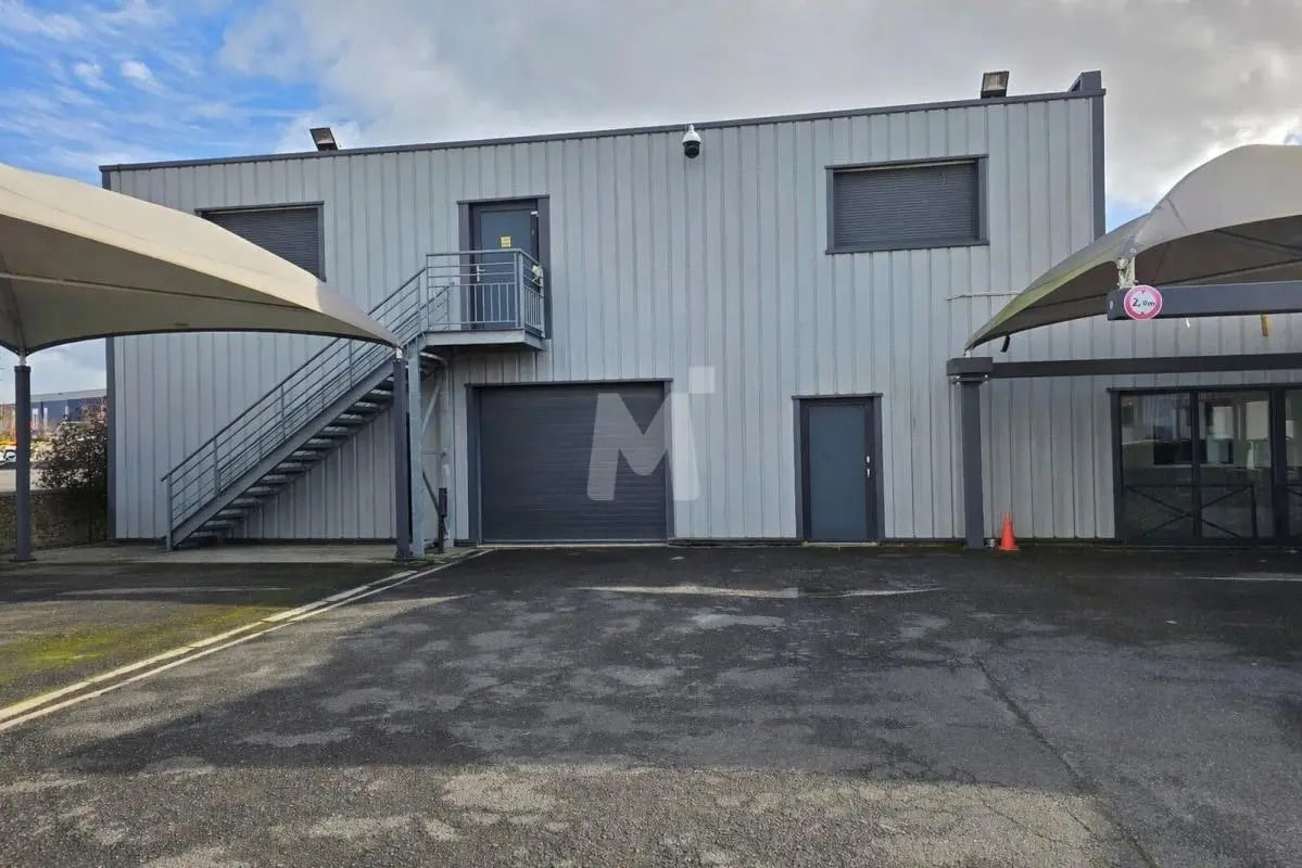 Flex in Moissy-Cramayel for sale Building Photo- Image 1 of 15