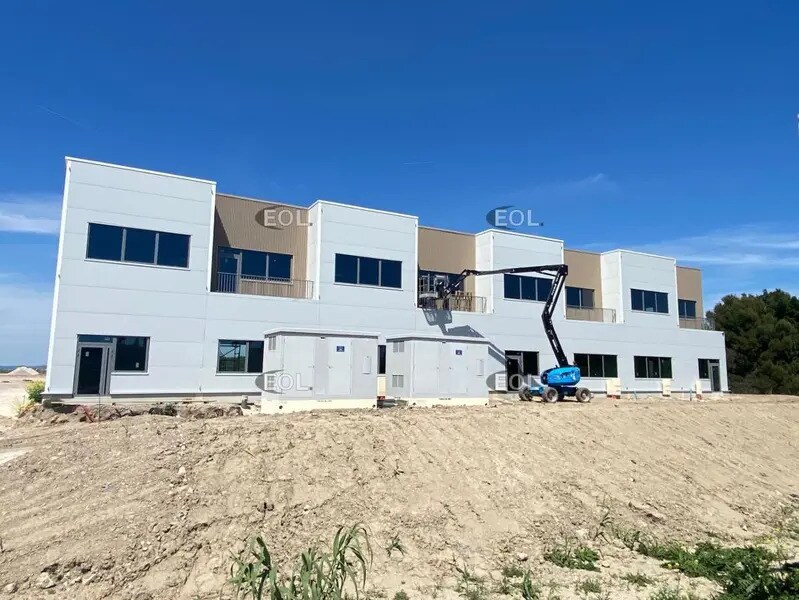 Flex in Marignane for sale Building Photo- Image 1 of 4