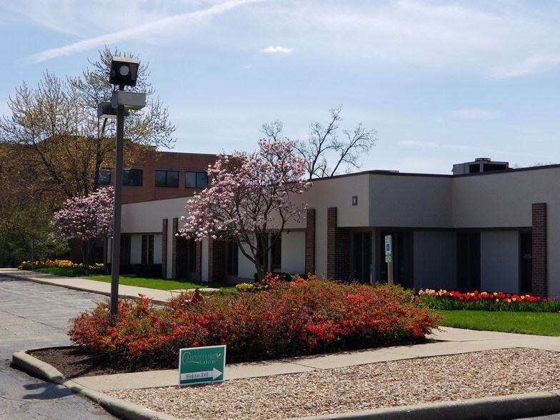 1117 S Milwaukee Ave, Libertyville, IL à vendre - Photo du bâtiment - Image 2 de 6