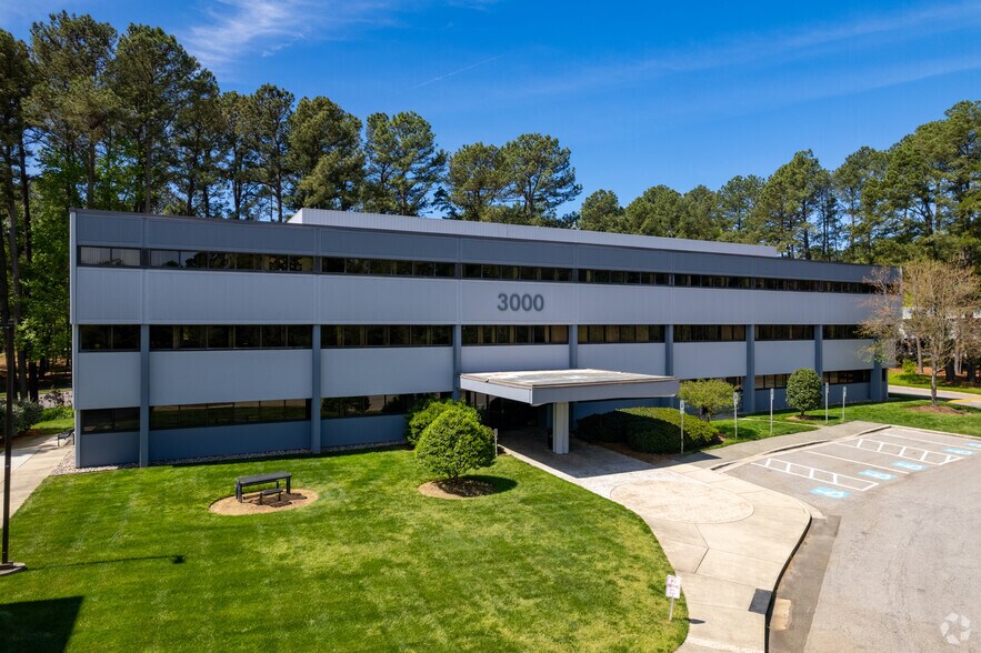 3101 Poplarwood Ct, Raleigh, NC à louer - Photo du bâtiment - Image 2 de 16