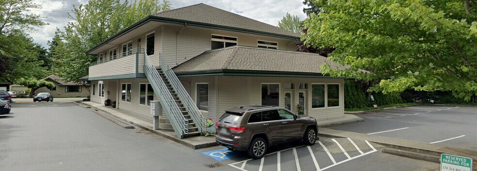 320 3rd Ave NE, Issaquah, WA à vendre - Photo du bâtiment - Image 2 de 11