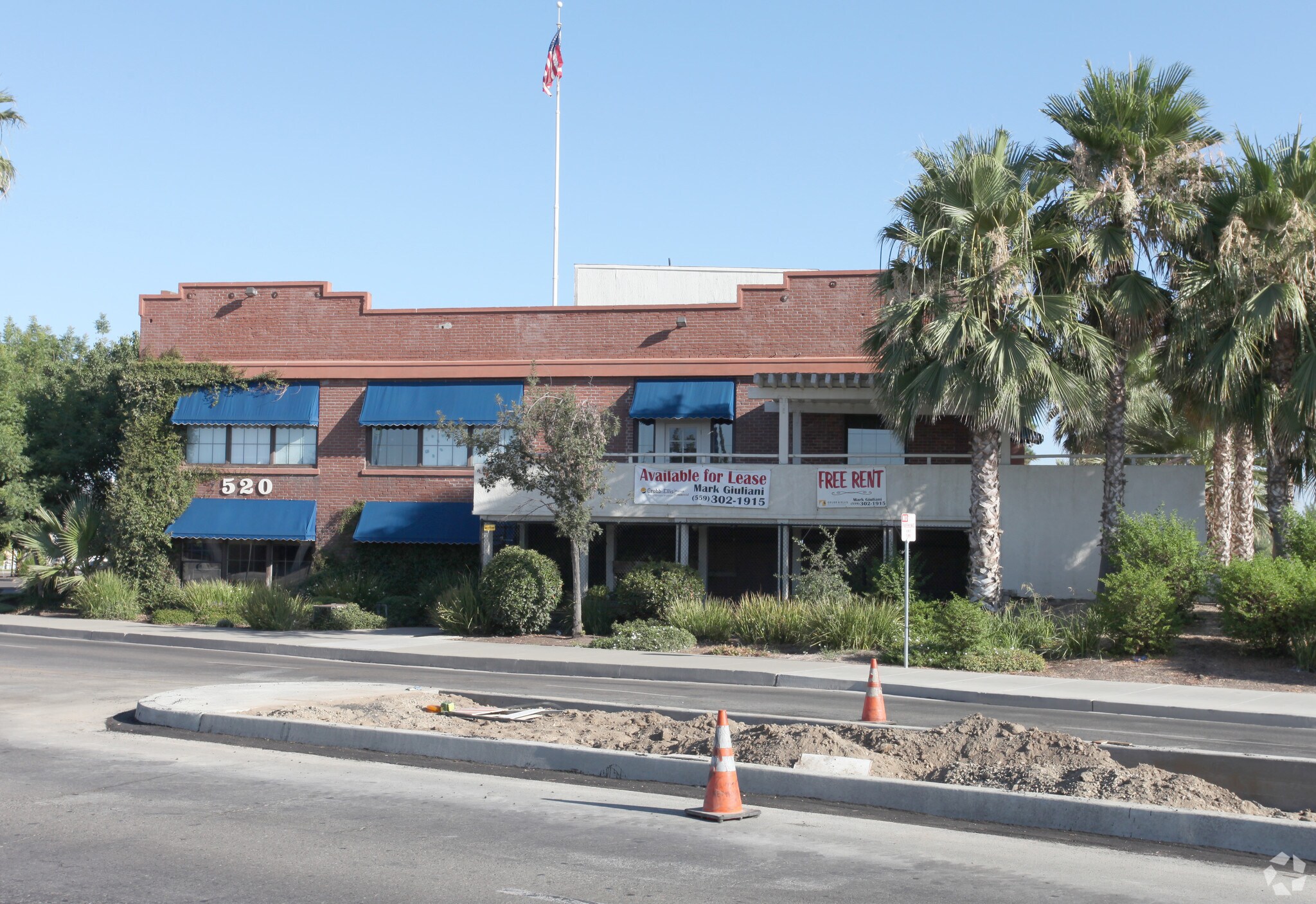 520-530 W Lacey Blvd, Hanford, CA à louer Photo principale- Image 1 de 14