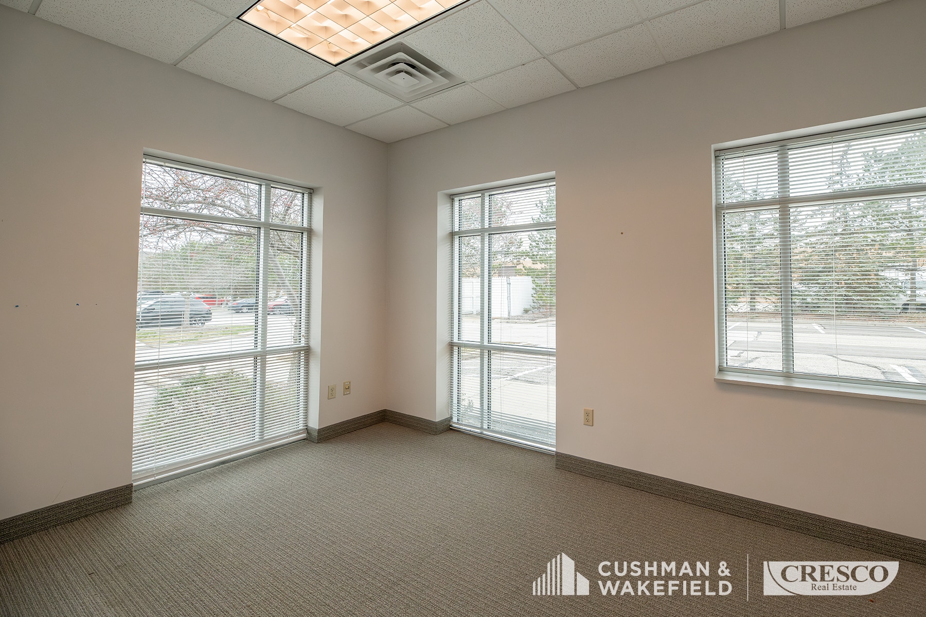 6880 W Snowville Rd, Brecksville, OH à louer Photo intérieure- Image 1 de 6