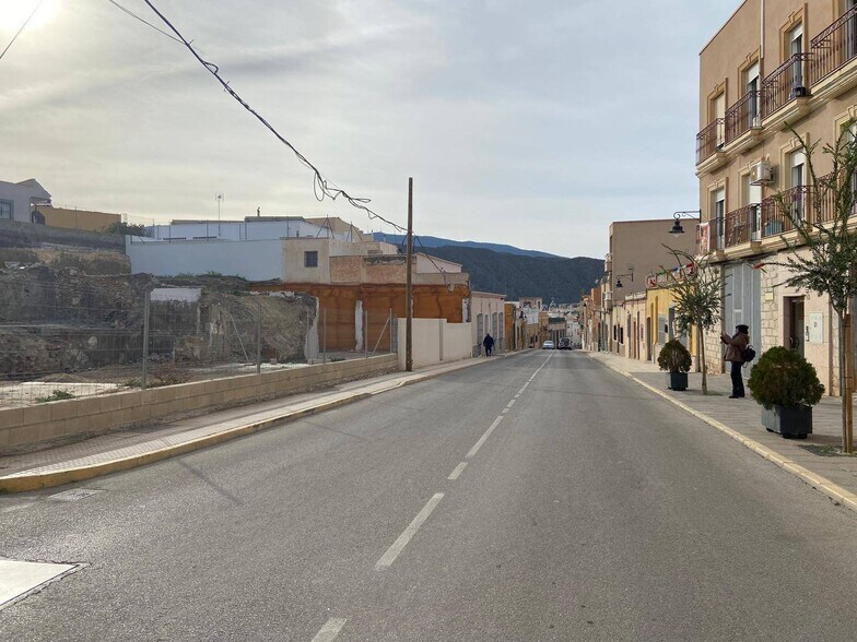 Avenida Ricardo Fábrega, 38, Tabernas, Almería à vendre - Photo du bâtiment - Image 2 de 15