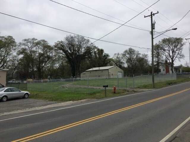 1112 Brick Church Pike, Nashville, TN à louer - Photo du bâtiment - Image 3 de 3