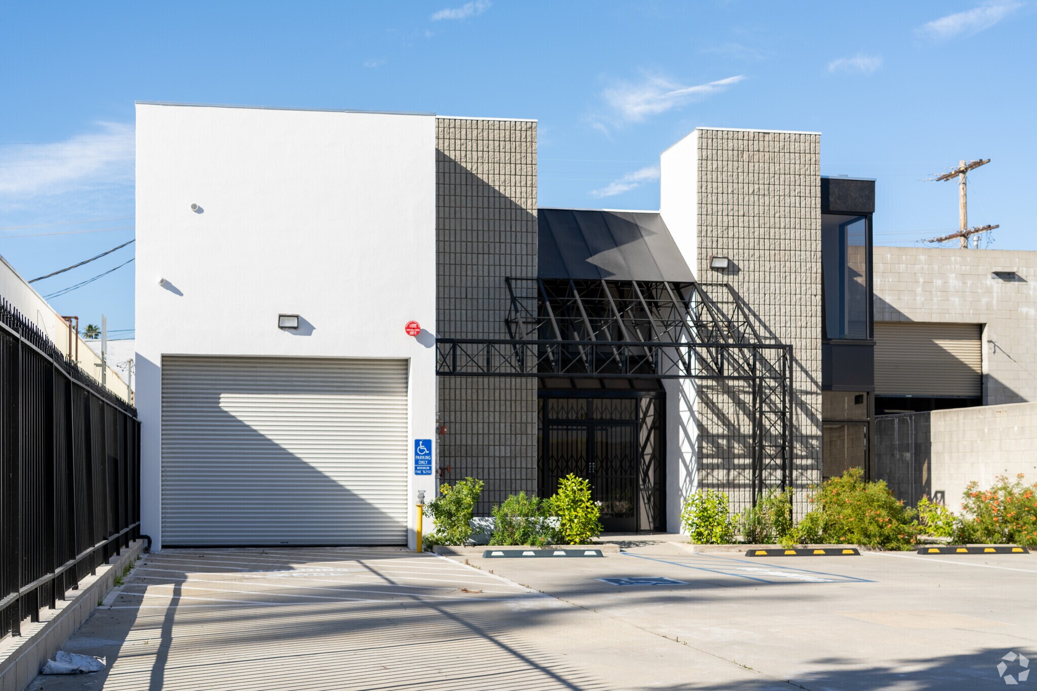 323 Mira Loma Ave, Glendale, CA à vendre Photo principale- Image 1 de 1