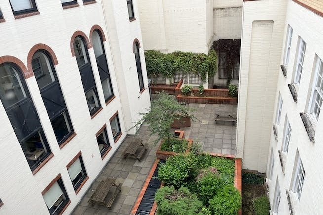 43 Queen Sq, Bristol for lease - Building Photo - Image 1 of 4