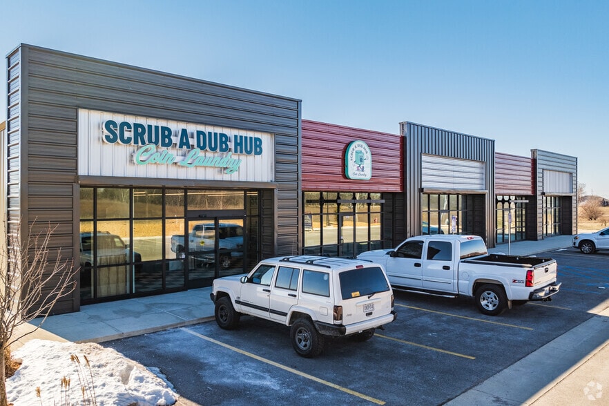 1350 N Maxine Ave, Nixa, MO for lease - Building Photo - Image 2 of 34