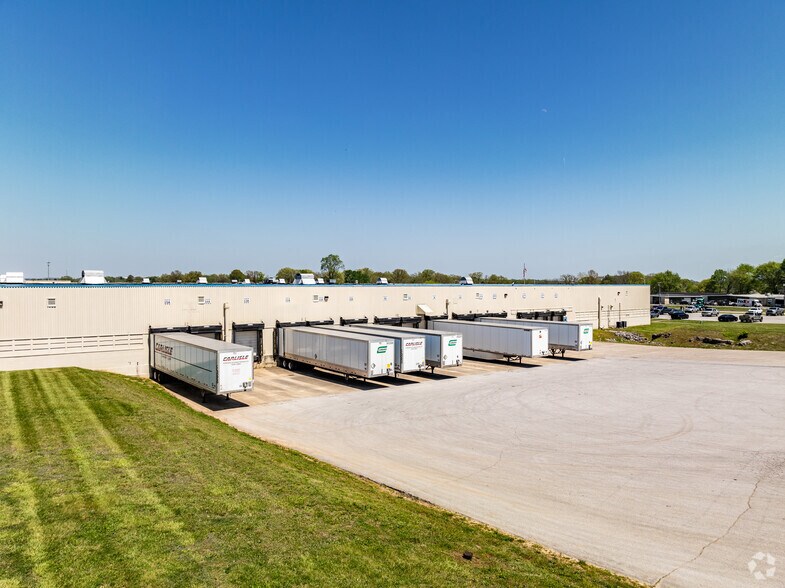 2901 Industrial Dr, Bowling Green, KY à louer - Photo du bâtiment - Image 2 de 5