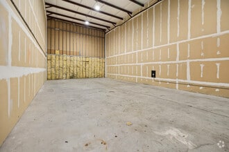 1440 N Nova Rd, Daytona Beach, FL for lease Interior Photo- Image 1 of 5