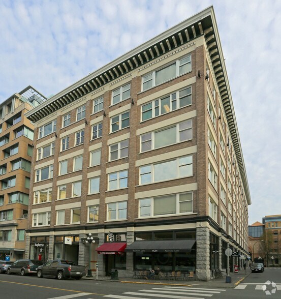 645 Fort St, Victoria, BC à louer - Photo du bâtiment - Image 3 de 5