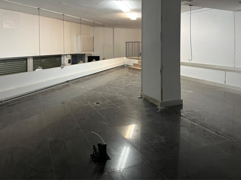 Retail in Viladecans, Barcelona for lease - Building Photo - Image 2 of 3