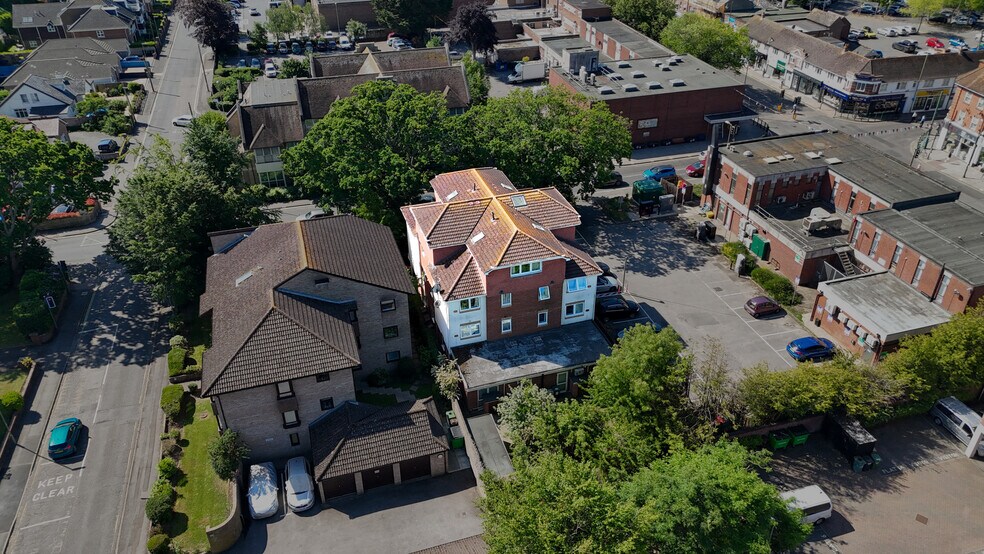 1 Ashley Rd, New Milton à vendre - Photo du bâtiment - Image 1 de 3