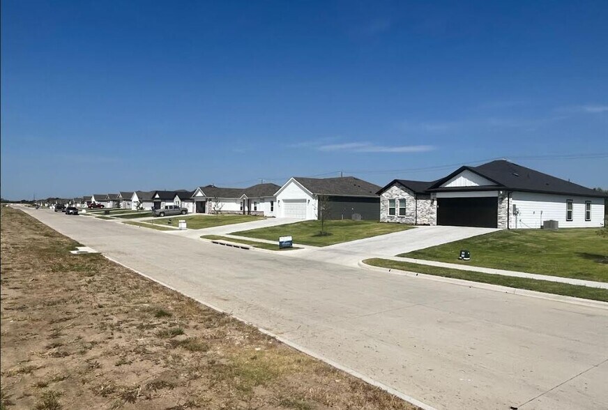 3844 Skylane Ave, Corsicana, TX for sale - Primary Photo - Image 1 of 1