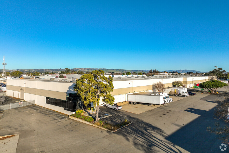 19202-19240 Cabot Blvd, Hayward, CA for lease - Building Photo - Image 2 of 7