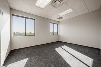 1803 Phyllis St, Bentonville, AR for lease Interior Photo- Image 2 of 6