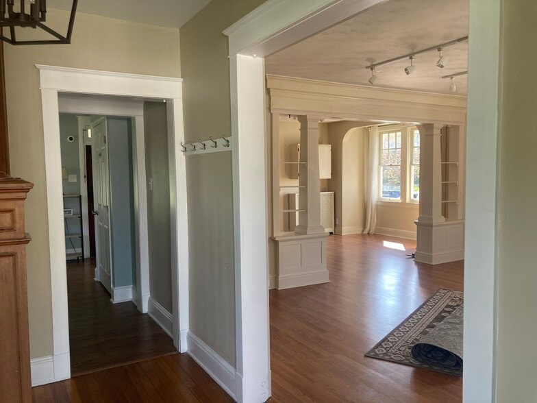 1918 Carlisle Rd, York, PA for sale - Building Photo - Image 3 of 9