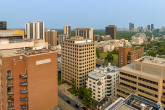 45 St Clair Ave W, Toronto, ON - Aérien  Vue de la carte