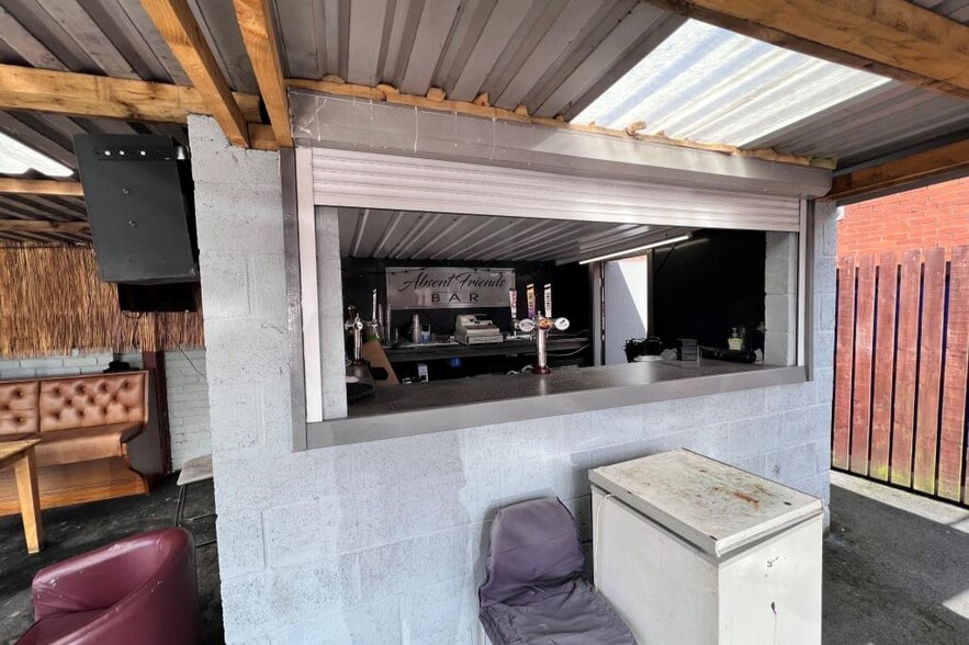 Silver St, Doncaster for sale - Interior Photo - Image 2 of 16