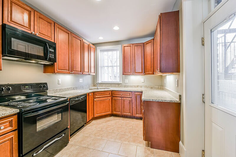 742 W Princess Anne Rd, Norfolk, VA à vendre - Photo du bâtiment - Image 3 de 4