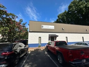 1385 Weber Industrial Dr, Cumming, GA for lease Interior Photo- Image 2 of 40