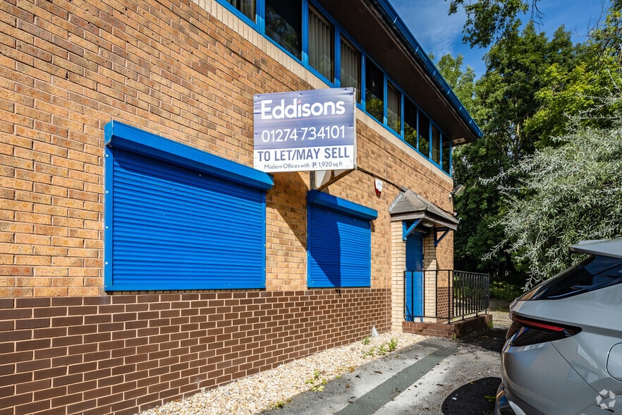 Roydsdale Way, Bradford for lease - Building Photo - Image 2 of 9