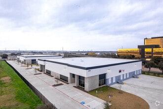 8733 N Stemmons Fwy, Dallas, TX - Aerial  map view