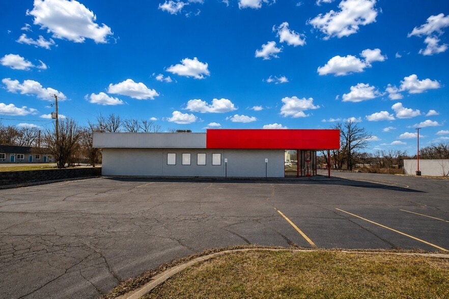 1405 Columbia Ave W, Battle Creek, MI for lease - Building Photo - Image 2 of 6