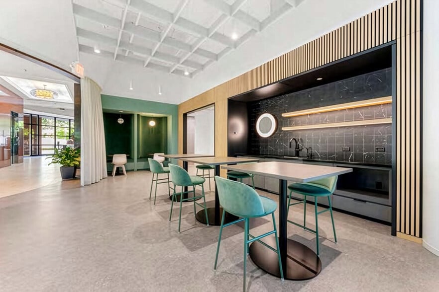 3101 Towercreek Pkwy SE, Atlanta, GA for lease - Building Photo - Image 3 of 6