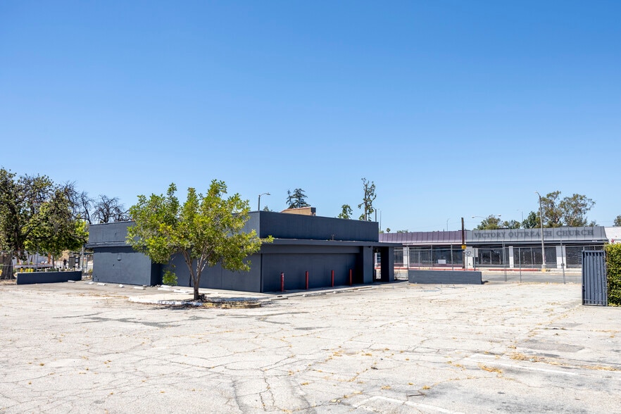 6202 Laurel Canyon Blvd, North Hollywood, CA à vendre - Photo du bâtiment - Image 3 de 11