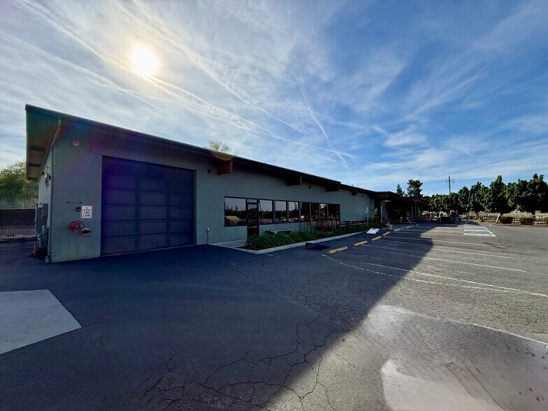 100 SW Division St, Bend, OR à louer - Photo du bâtiment - Image 2 de 10