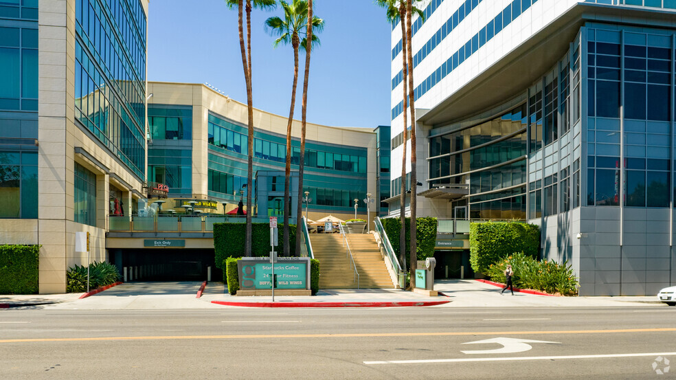 15303 Ventura Blvd, Sherman Oaks, CA à louer - Photo du bâtiment - Image 3 de 5