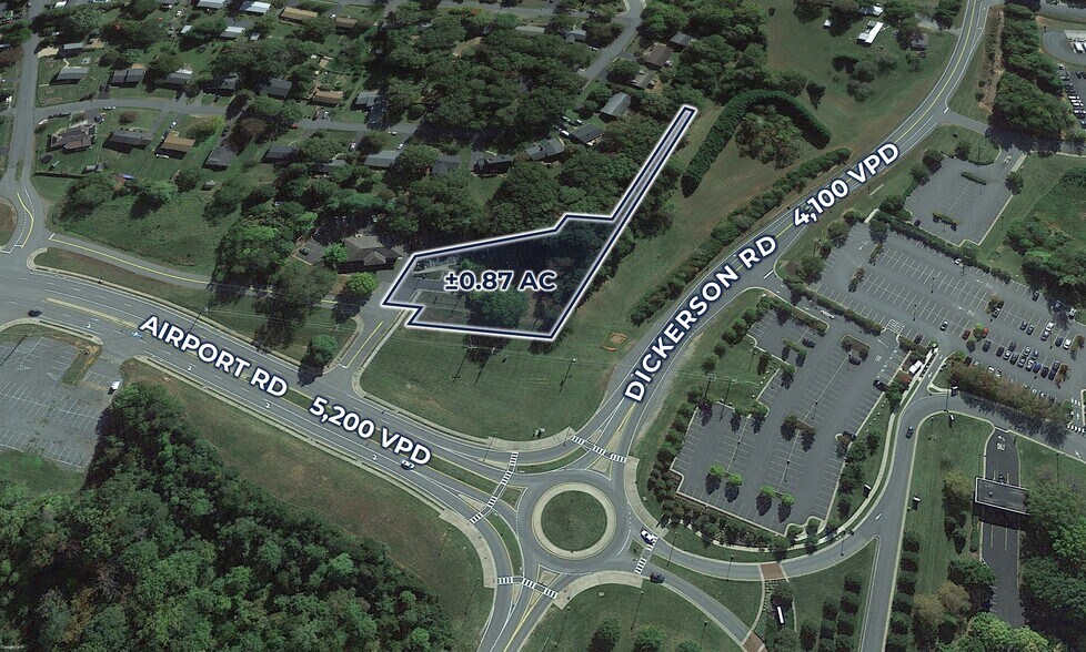 1528 Airport Rd, Charlottesville, VA à vendre - Photo du bâtiment - Image 1 de 2