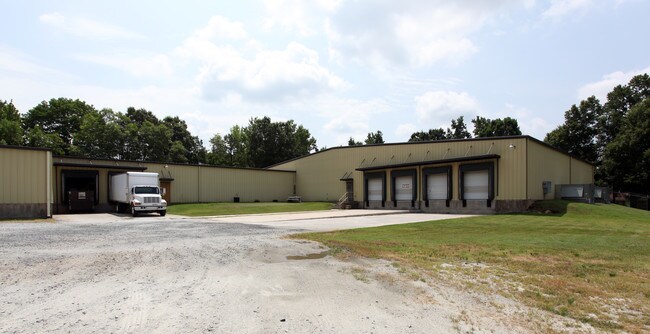 Plus de détails pour 701 Eden Ter, Archdale, NC - Industriel à louer