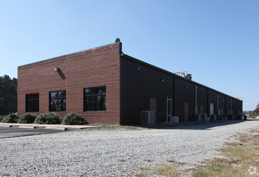 3241 US Highway 70 E, Smithfield, NC for lease - Building Photo - Image 2 of 8