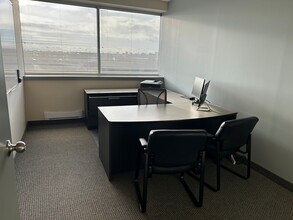 107 Walker Dr, Brampton, ON for lease Interior Photo- Image 2 of 5