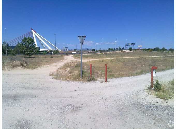 Calle Cerro de la Curia, S/N, Las Rozas de Madrid, Madrid à vendre - Photo du bâtiment - Image 2 de 2