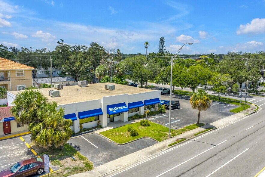 8440 4th St N, Saint Petersburg, FL à vendre - Photo du bâtiment - Image 2 de 31