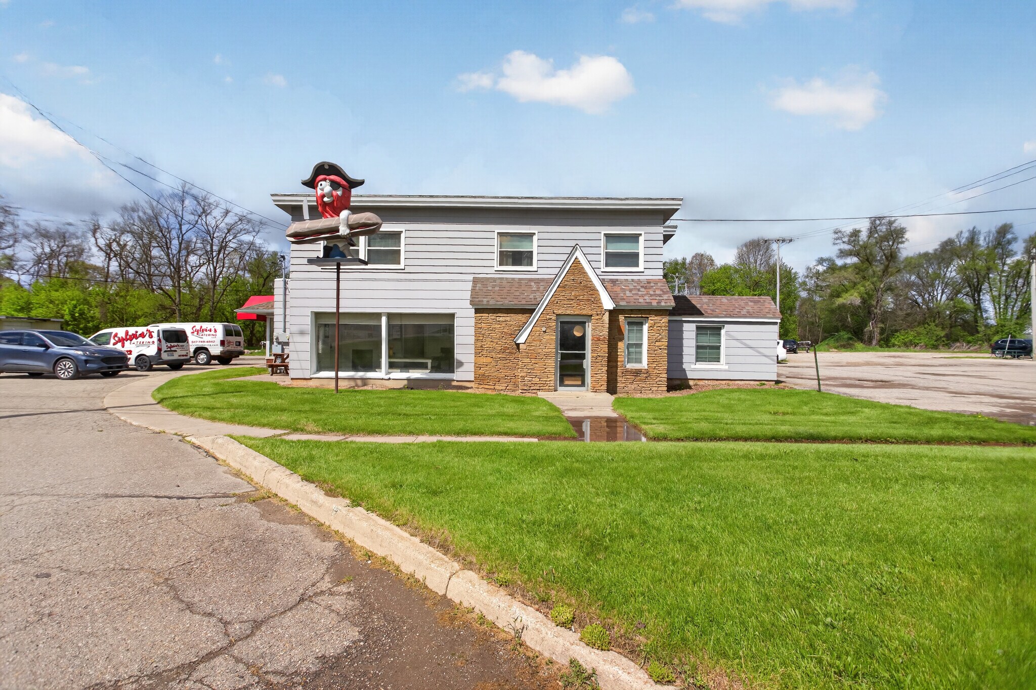 124 S Brooklyn Rd, Napoleon, MI à vendre Photo principale- Image 1 de 60