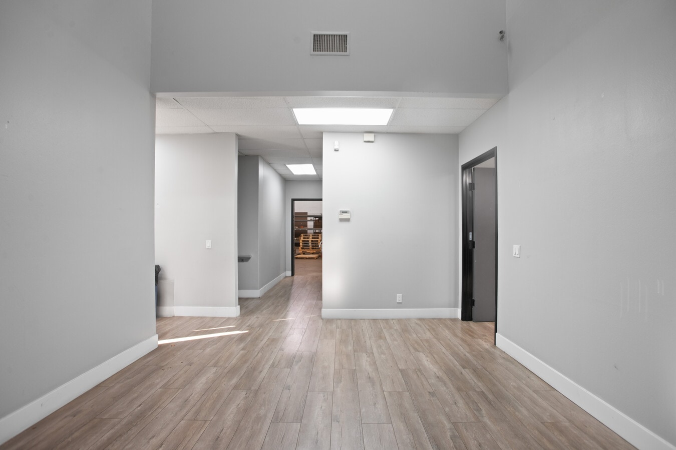 1351 S Lewis St, Anaheim, CA 92805 - Unité 1351 -  - Photo intérieure - Image 1 of 16