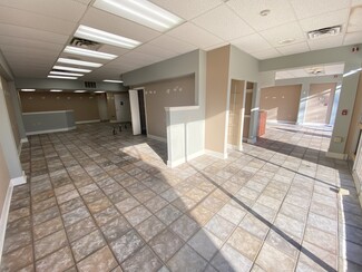 Plus de détails pour 925-935 White Plains Rd, Trumbull, CT - Bureau, Vente au détail à louer